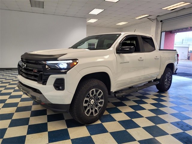 Used 2024 Chevrolet Colorado Z71 w/ Z71 Convenience Package 2 image 3