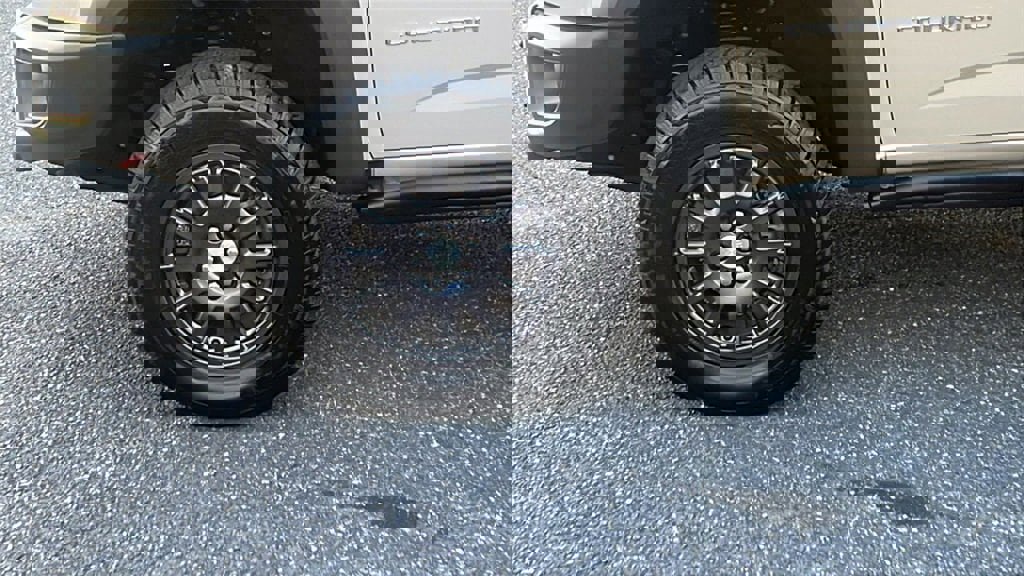 Certified 2022 Chevrolet Colorado ZR2 w/ Colorado ZR2 Bison Edition image 9