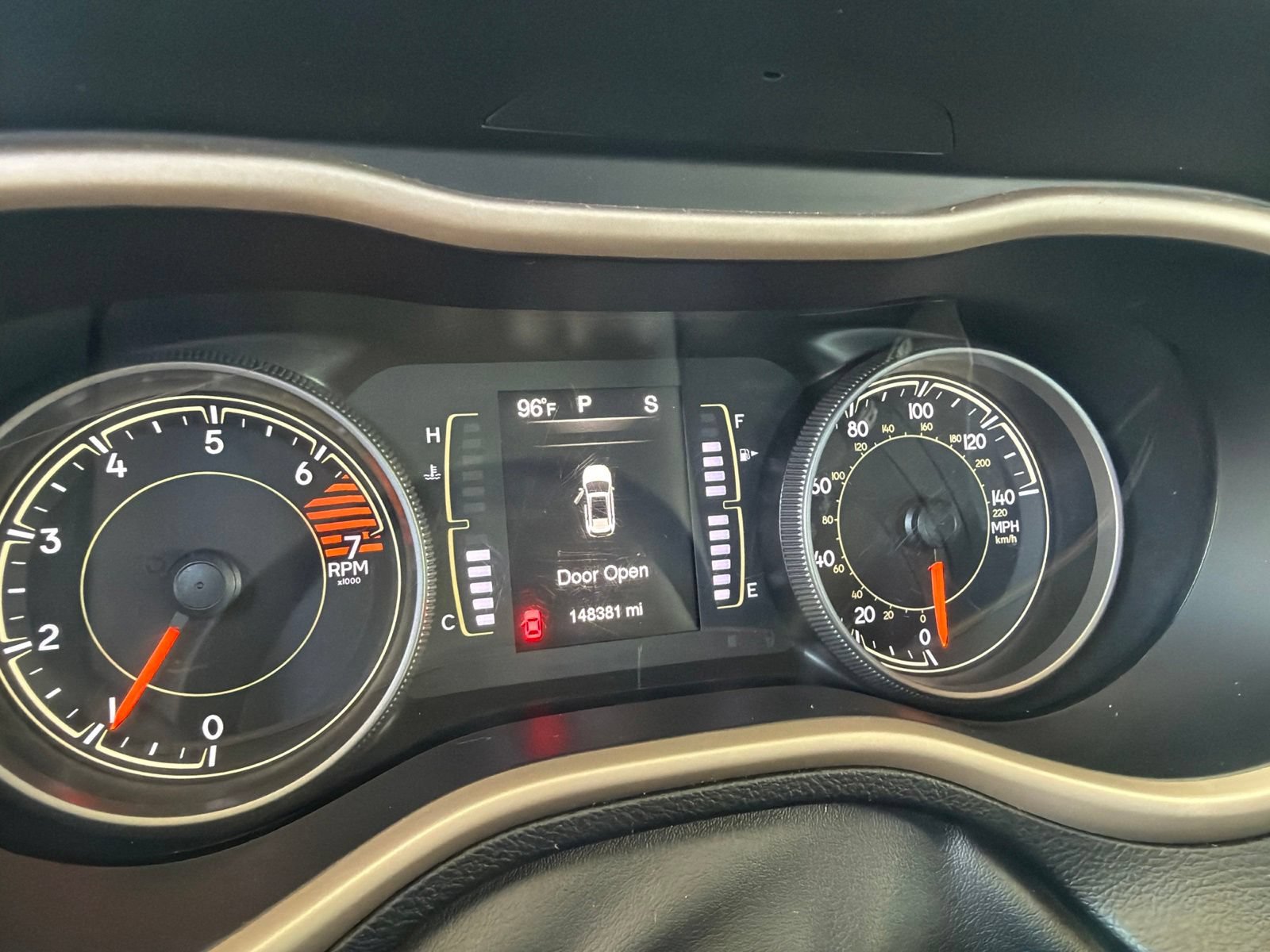 Used 2017 Jeep Cherokee Sport AWD/4WD image 7