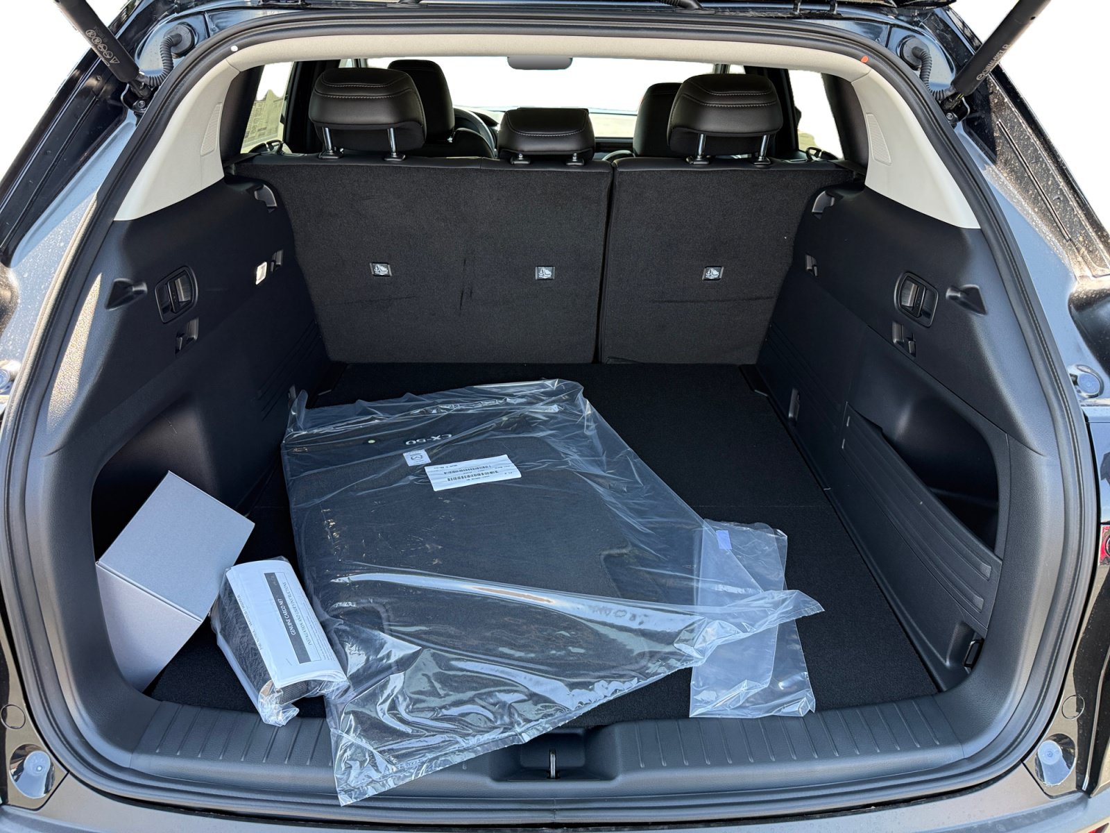 New 2026 MAZDA CX-50 AWD 2.5 Hybrid w/ Cargo Package image 17