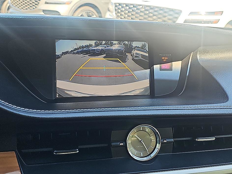 Used 2015 Lexus ES 300h w/ Navigation System Package FWD image 27