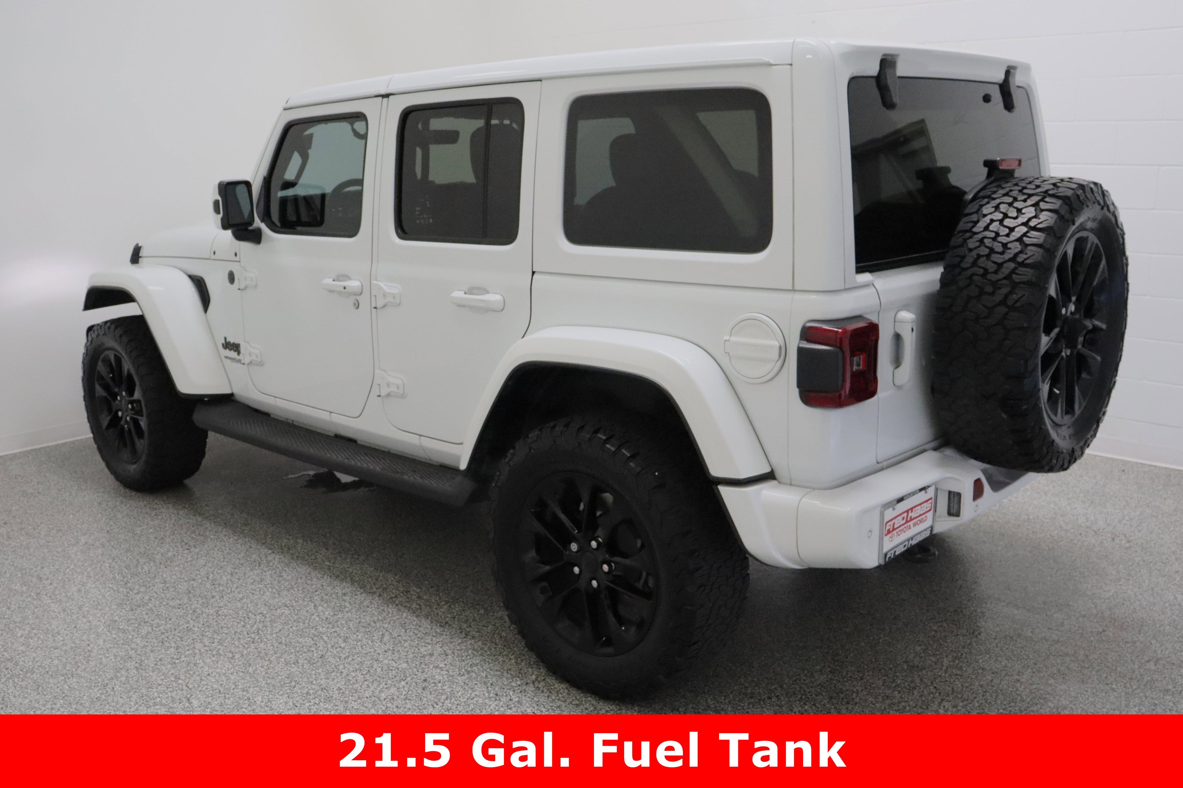 Used 2020 Jeep Wrangler Unlimited Sahara image 9
