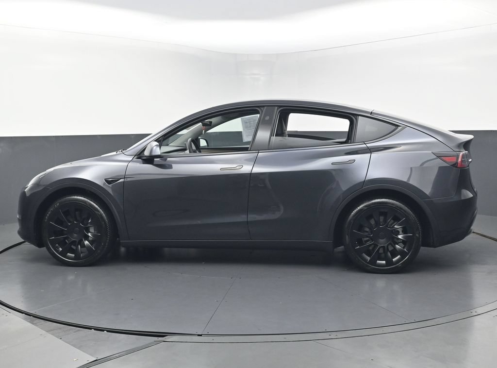 Used 2024 Tesla Model Y 2WD image 49