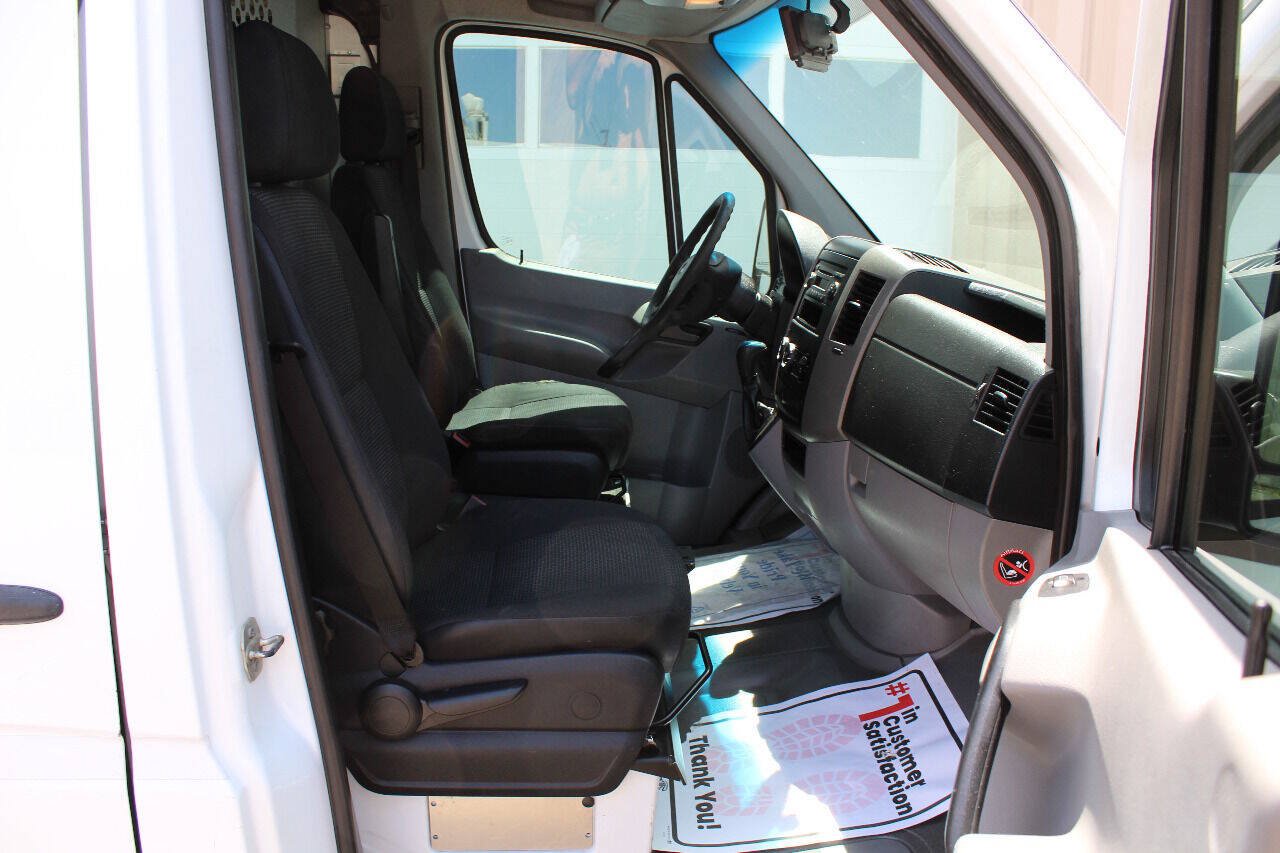 Used 2012 Mercedes-Benz Sprinter 2500 image 17