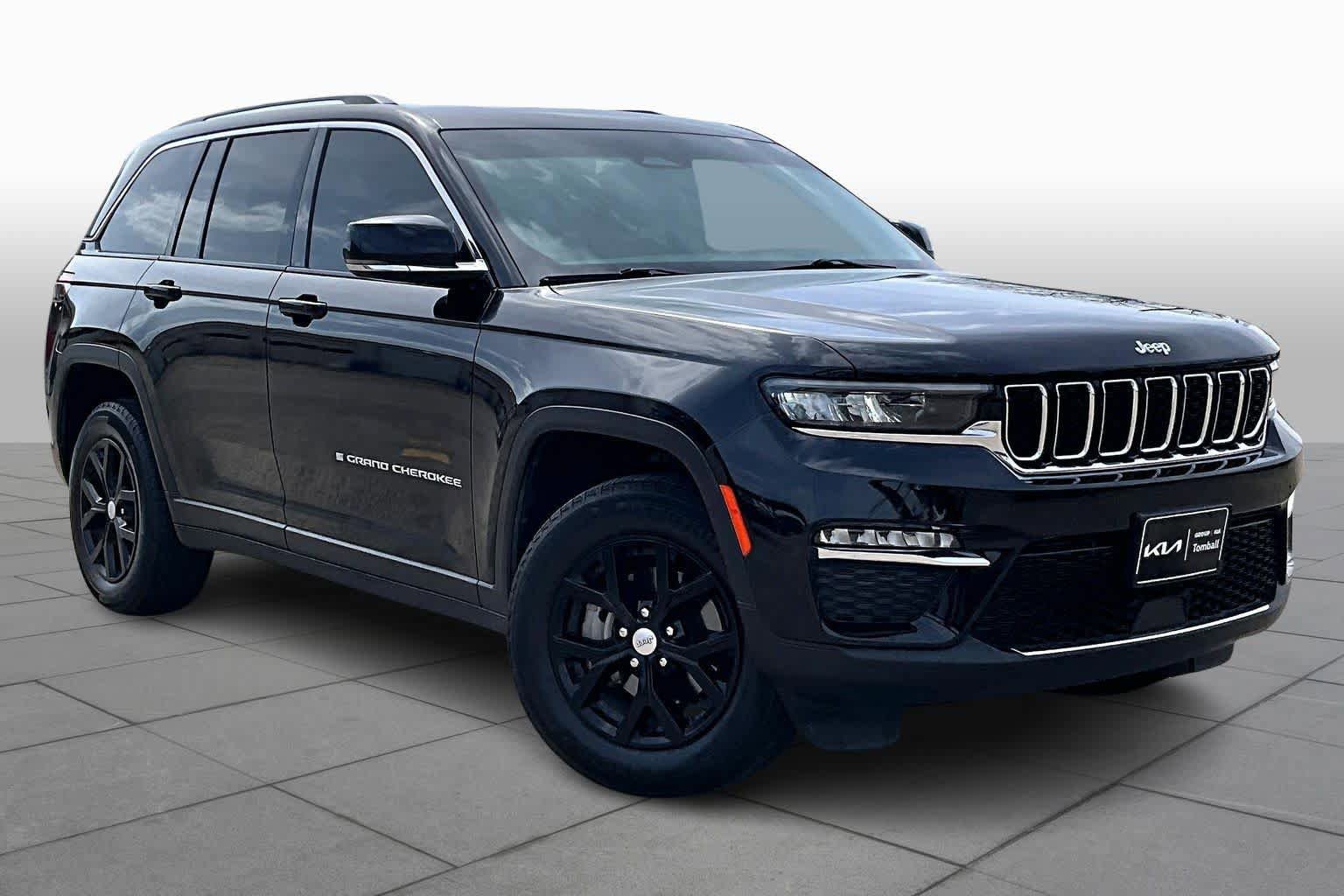 Used 2023 Jeep Grand Cherokee Limited image 3