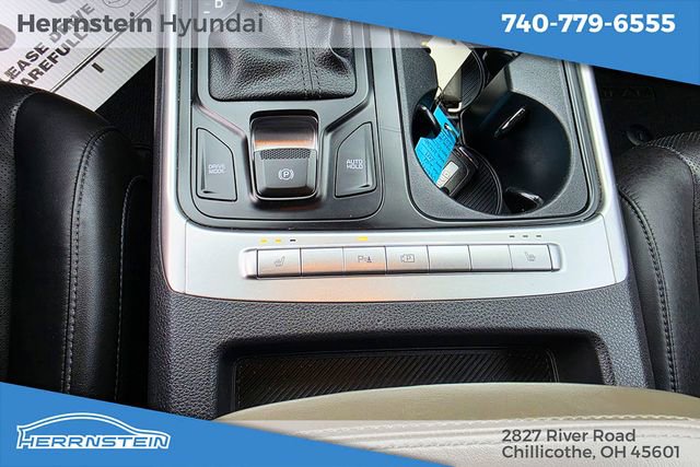 Used 2025 Kia Carnival FWD image 21
