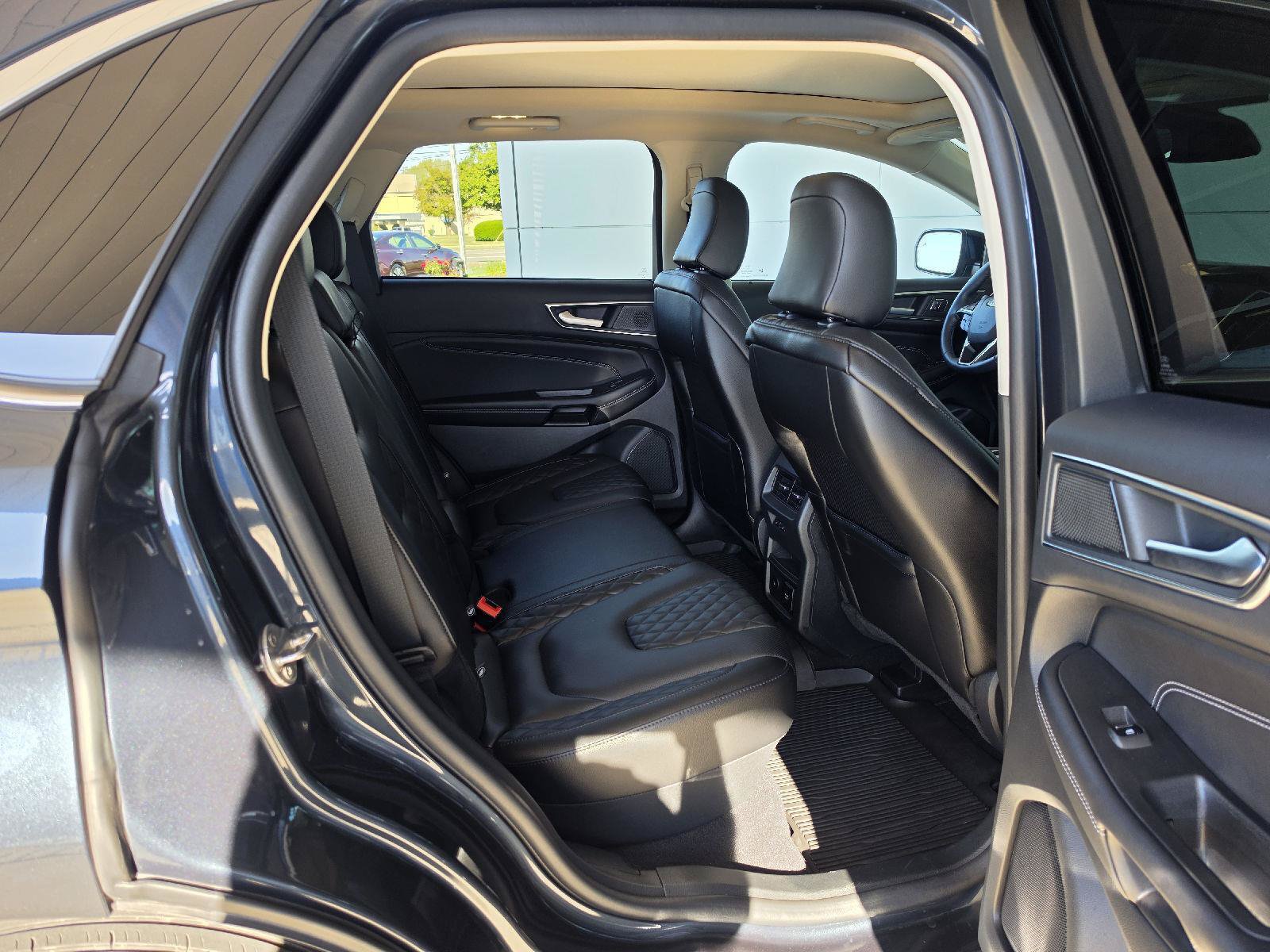 Used 2024 Ford Edge Titanium w/ Equipment Group 301A AWD/4WD image 8