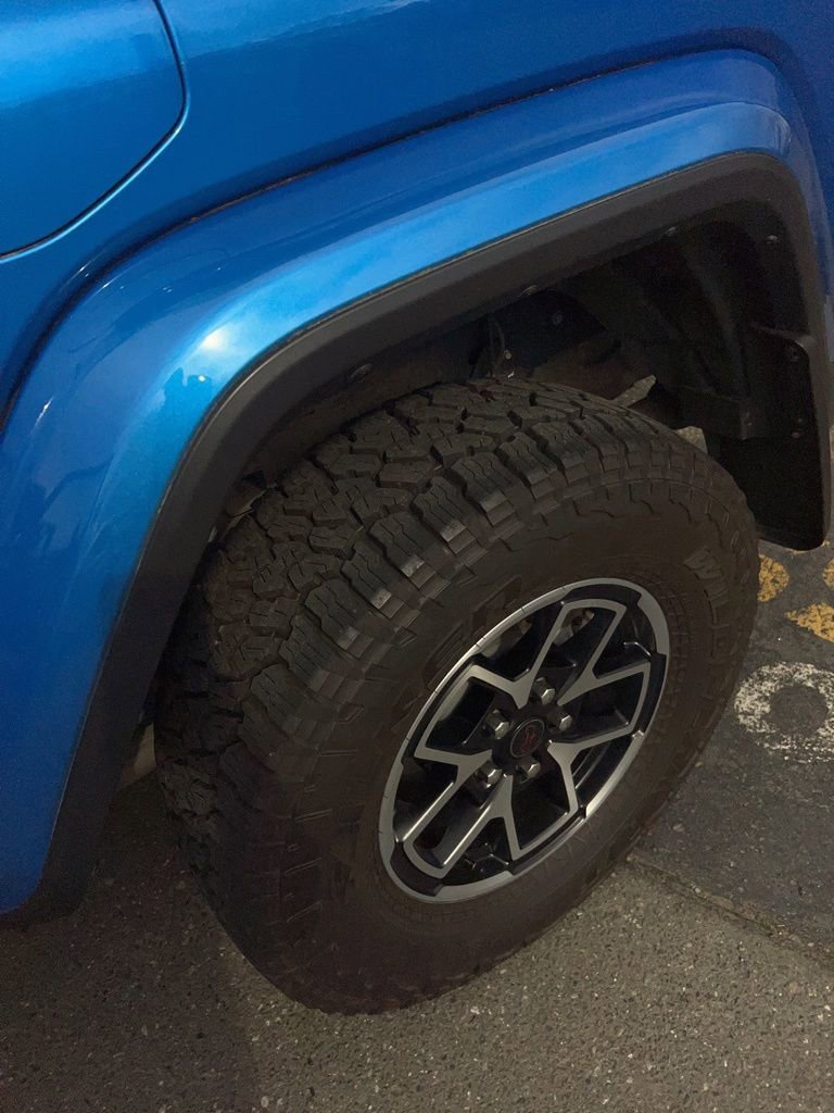 Used 2023 Jeep Gladiator Willys image 2