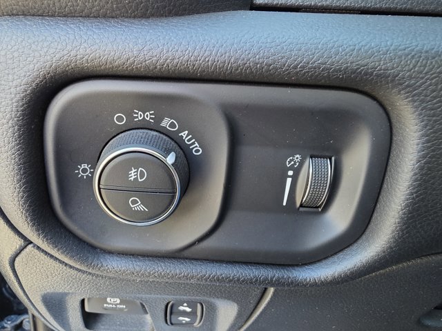 Used 2023 RAM 1500 Big Horn AWD/4WD image 8