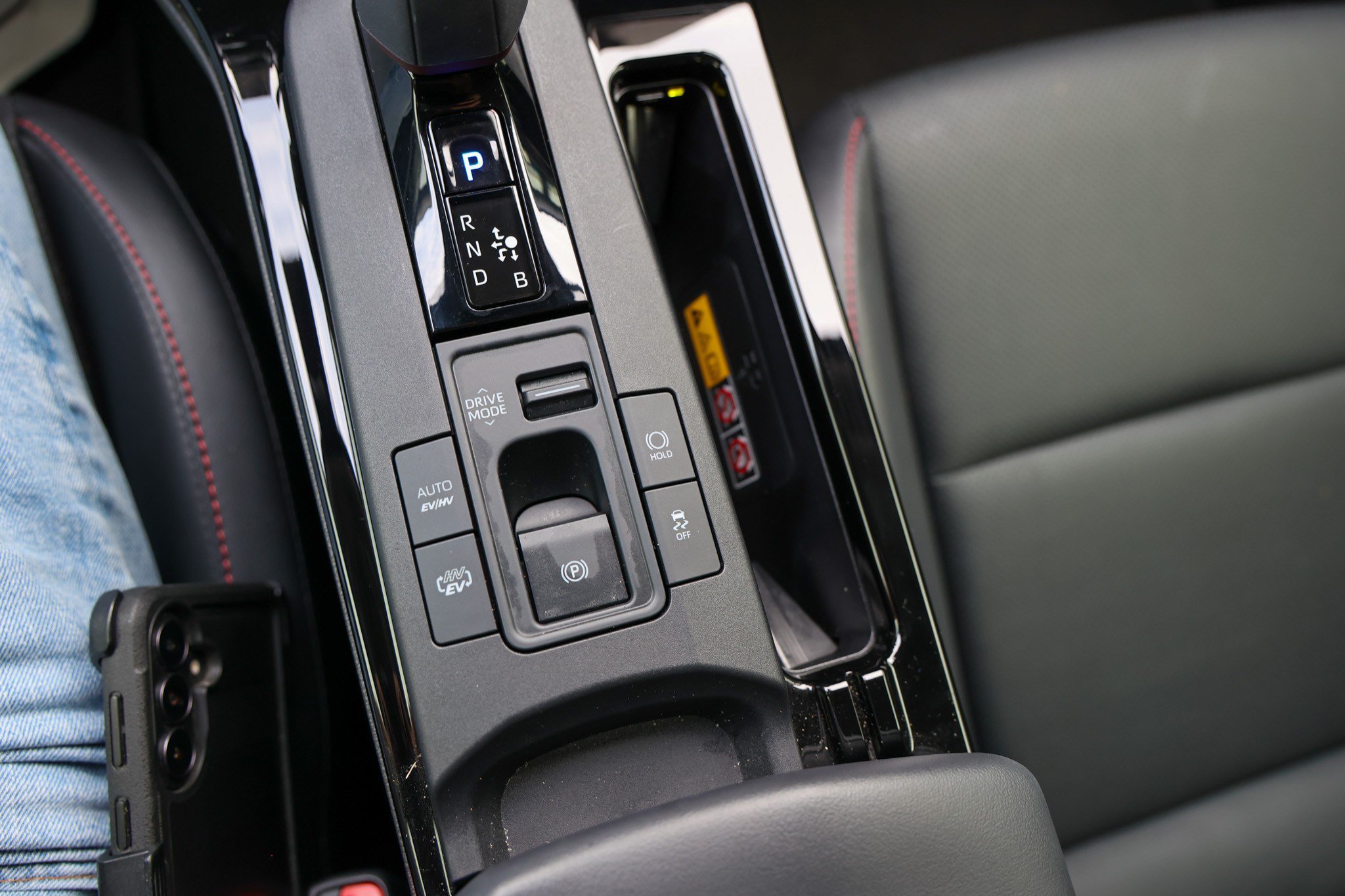 Certified 2026 Toyota Prius Plug-In Hybrid FWD image 27