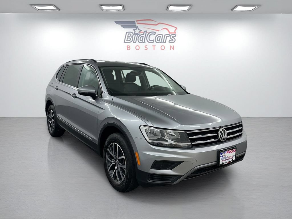 Used 2020 Volkswagen Tiguan SE w/ 3rd Row Seat Package AWD/4WD image 3