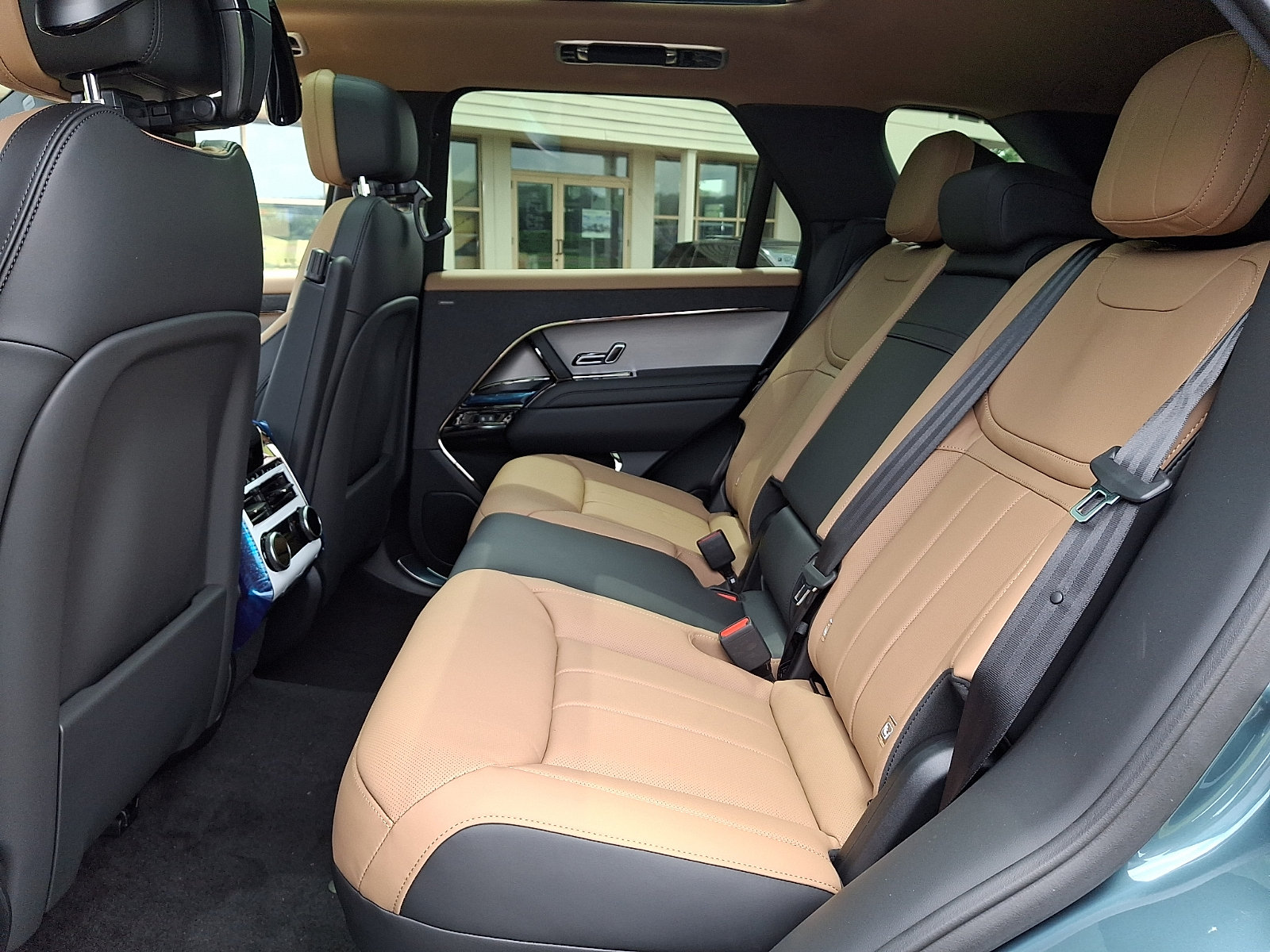 New 2026 Land Rover Range Rover Sport Dynamic SE AWD/4WD image 9