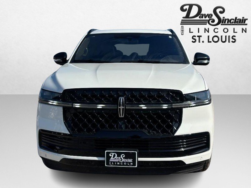 New 2025 Lincoln Navigator Reserve w/ Jet Appearance Package image 2