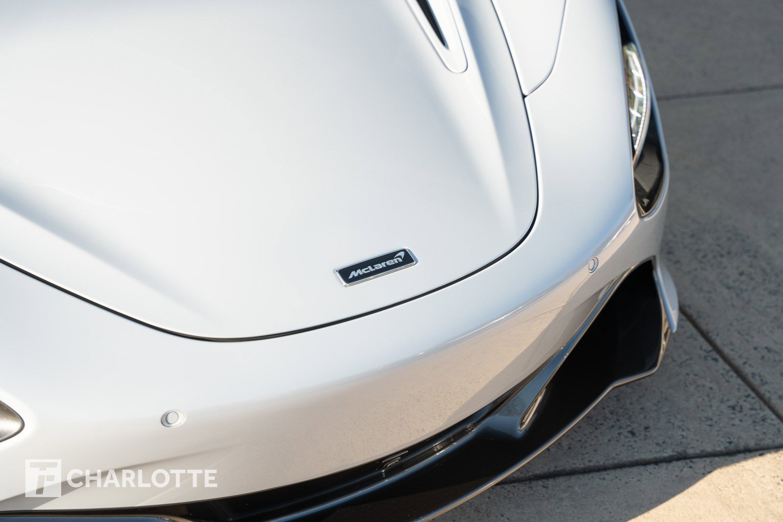 Used 2020 McLaren 720S Spider image 3