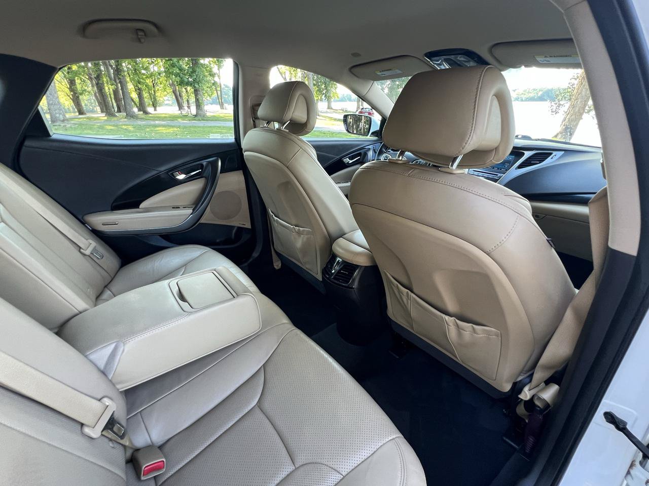 Used 2013 Hyundai Azera FWD image 32