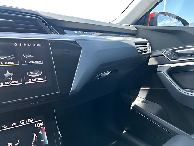 Used 2021 Audi e-tron Prestige w/ Prestige Package AWD/4WD image 39
