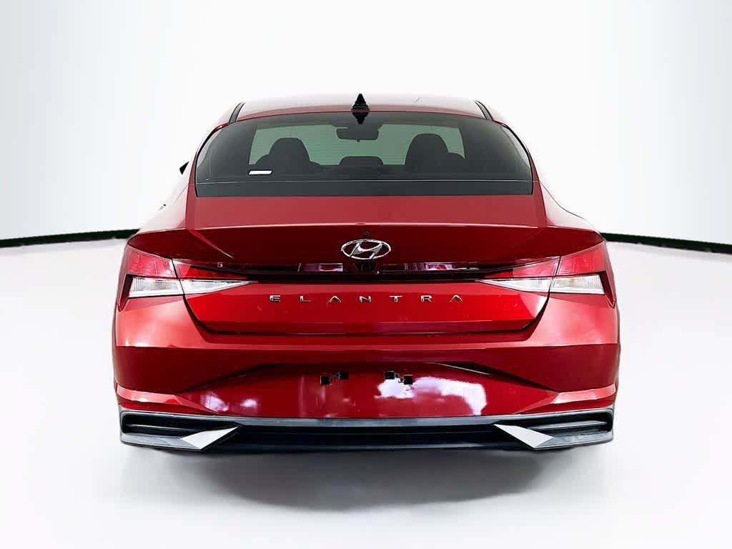 Used 2023 Hyundai Elantra SEL w/ Convenience Package FWD image 5