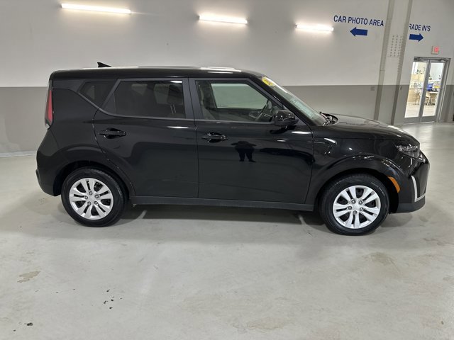 Used 2024 Kia Soul LX image 10