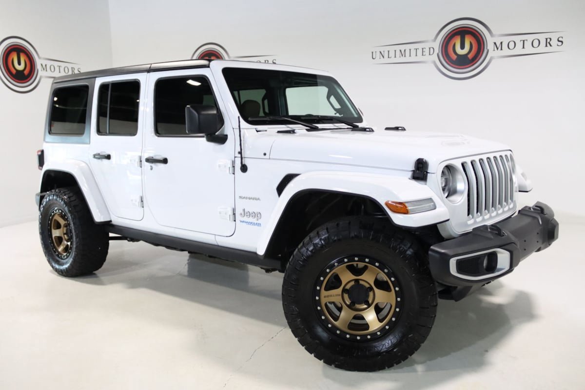 Used 2021 Jeep Wrangler Unlimited Sahara w/ Dual Top Group AWD/4WD image 7