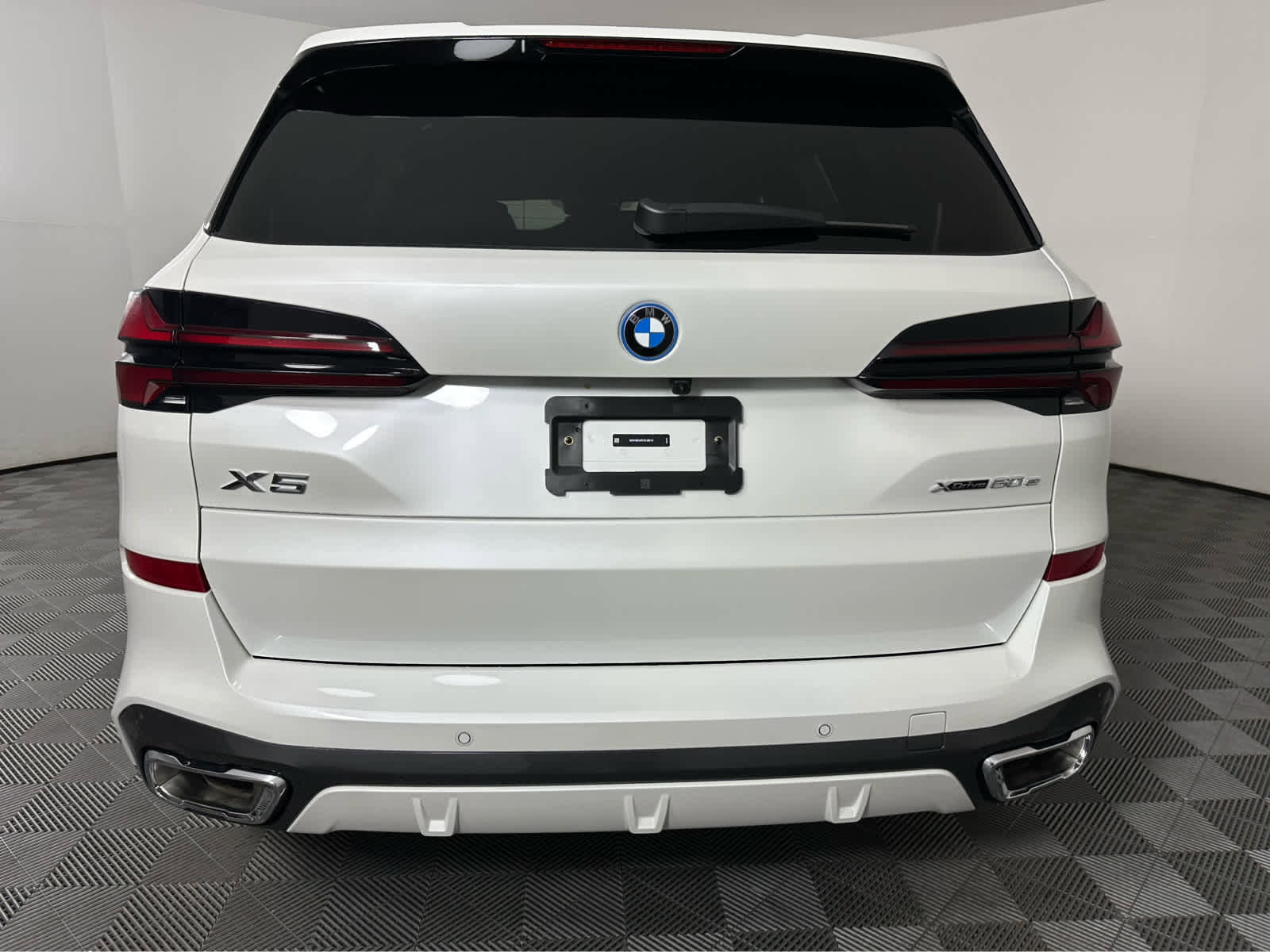 New 2026 BMW X5 xDrive50e w/ M Sport Package image 5