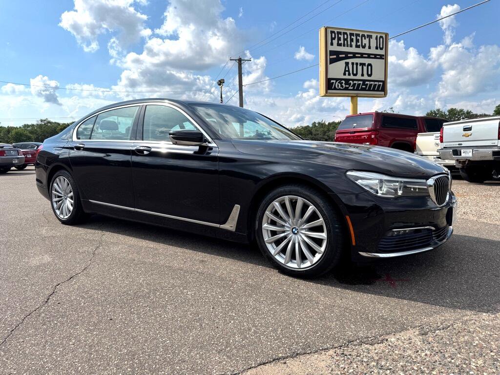 Used 2017 BMW 740i xDrive image 2