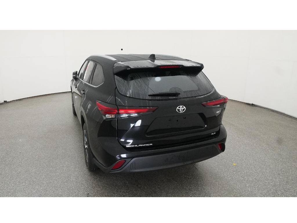 Used 2026 Toyota Highlander XLE AWD/4WD image 8