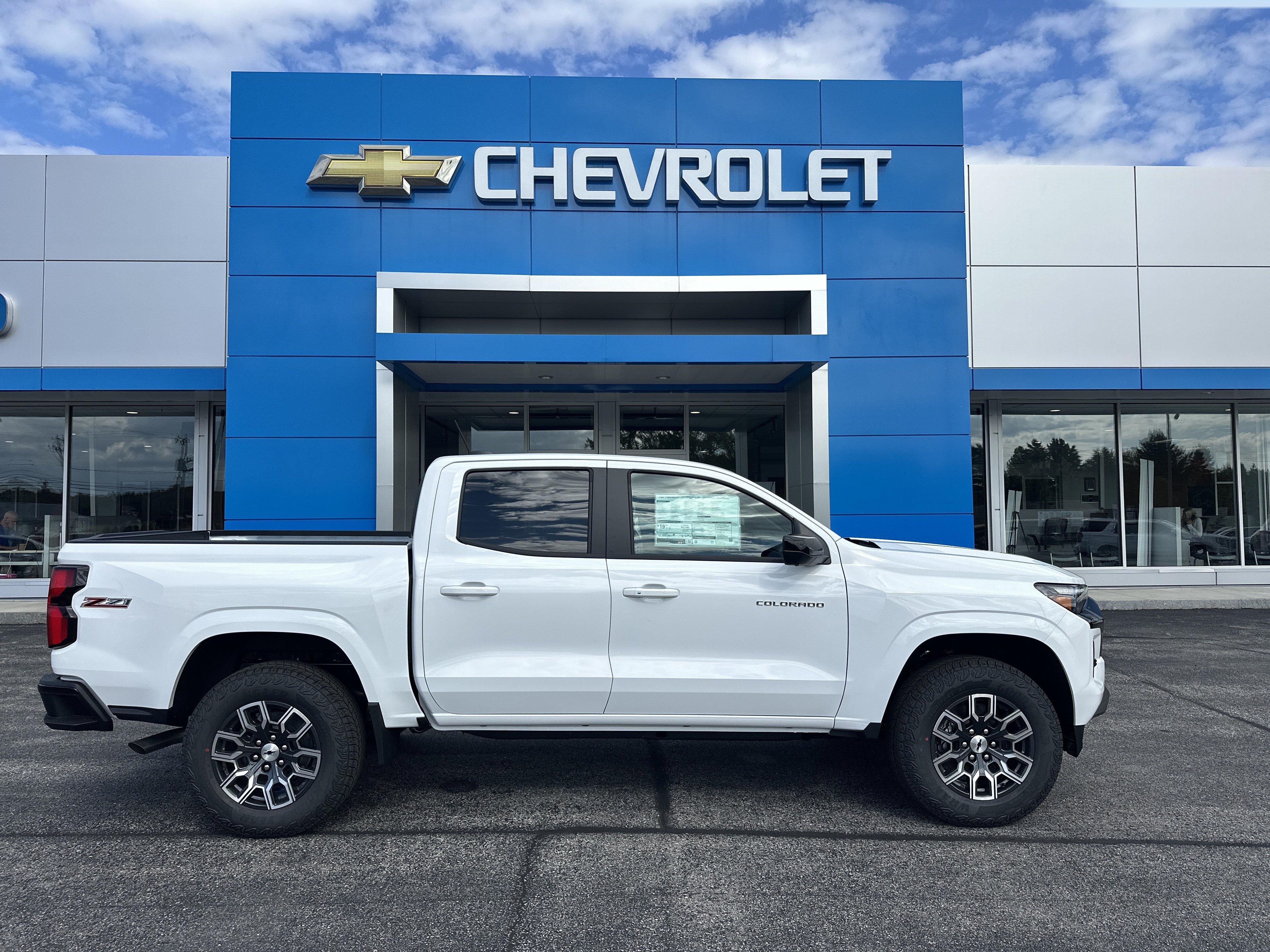 New 2026 Chevrolet Colorado Z71 w/ Technology Package AWD/4WD image 1