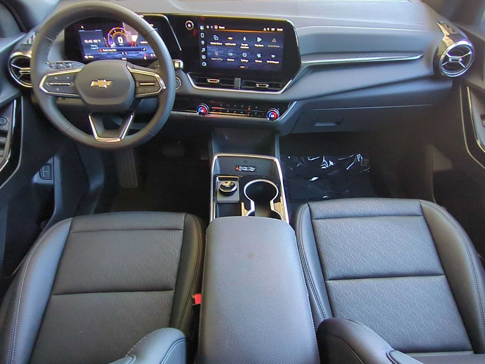 New 2027 Chevrolet Equinox LT w/ Convenience Package II FWD image 13