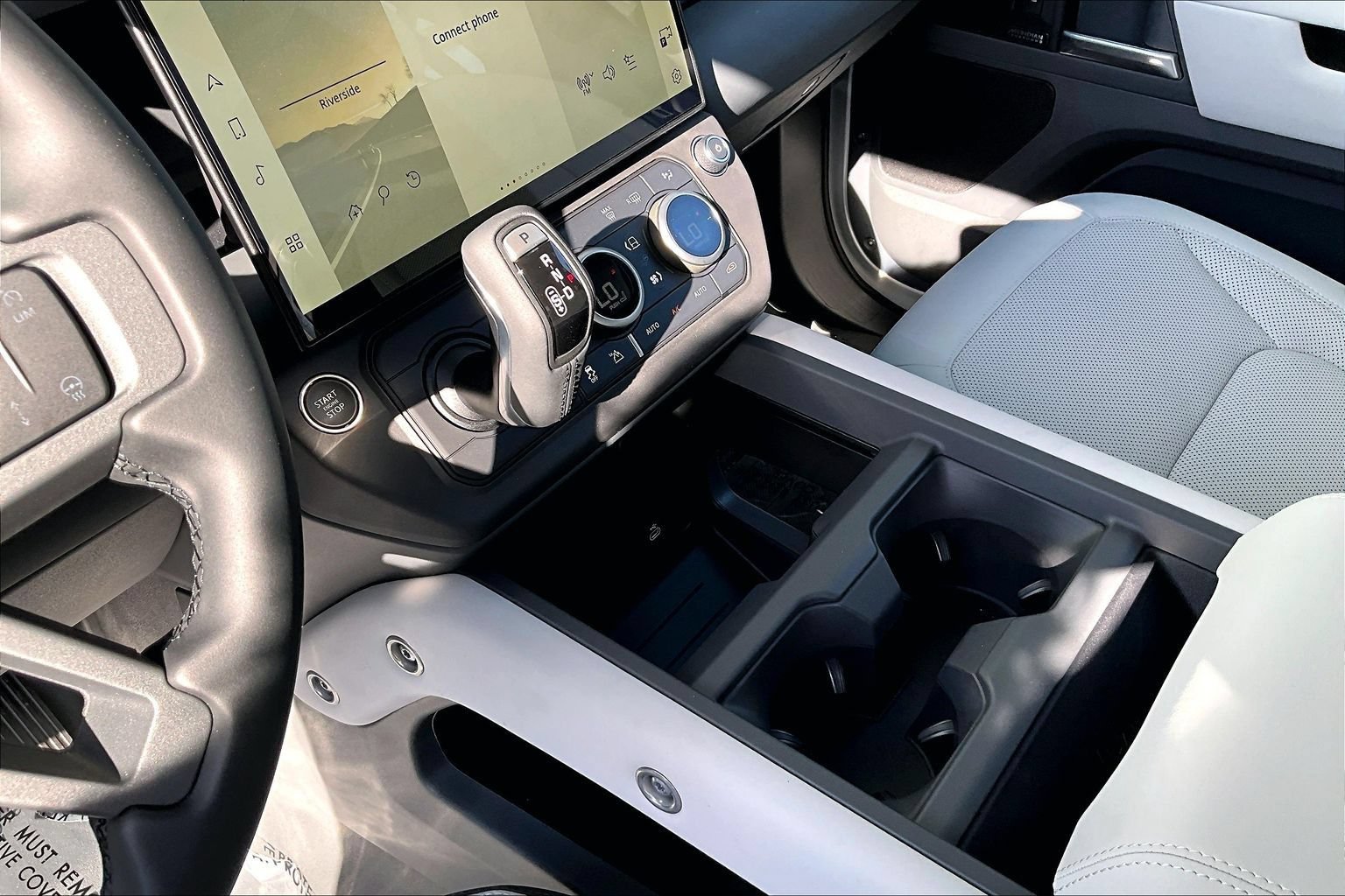 New 2026 Land Rover Defender 110 X-Dynamic SE AWD/4WD image 8