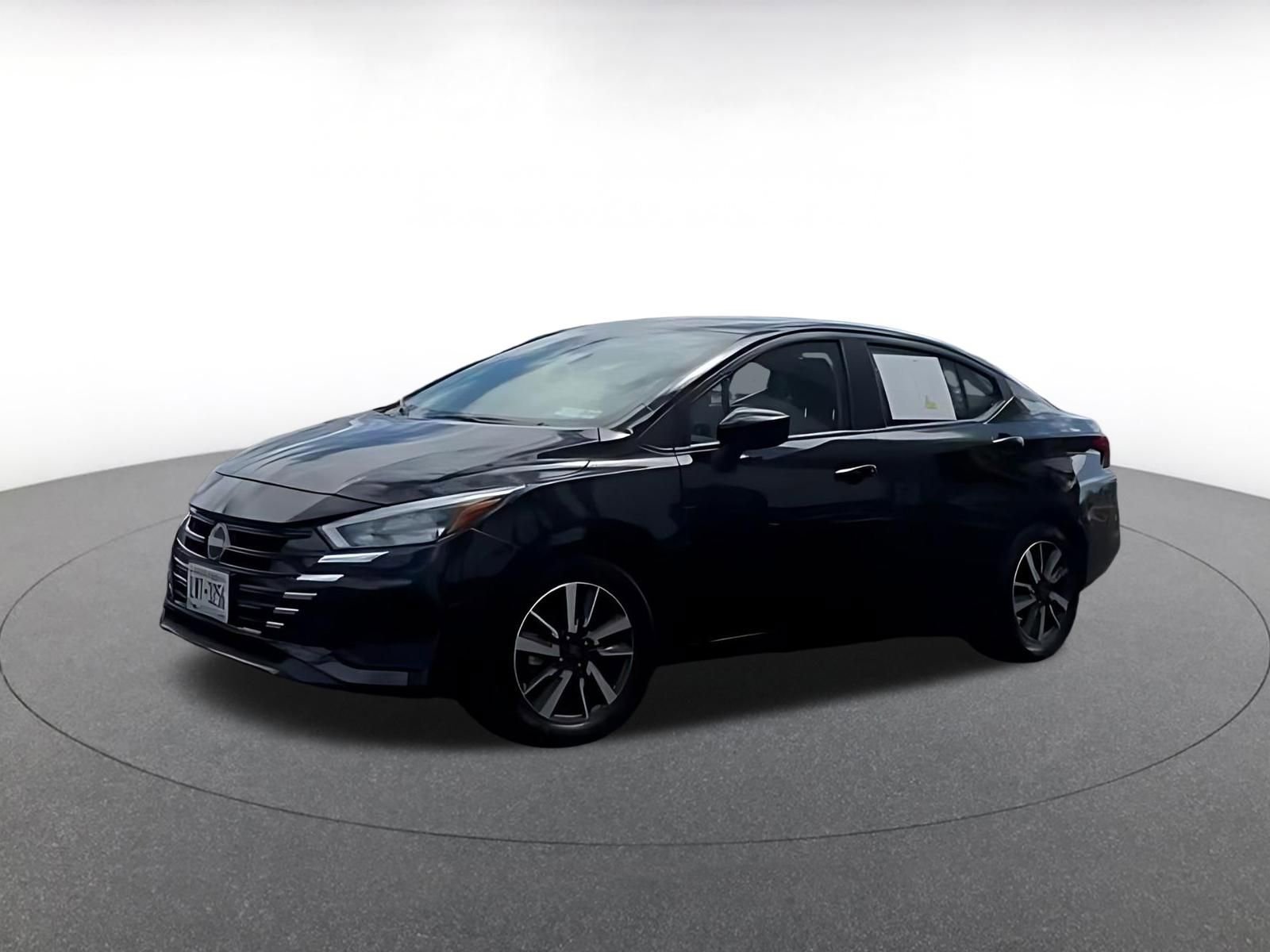 Used 2025 Nissan Versa SV FWD image 4