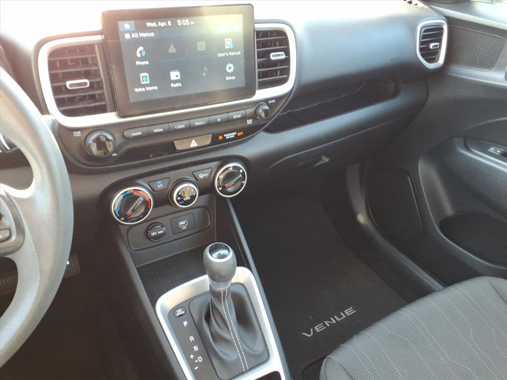 Used 2021 Hyundai Venue SE image 19