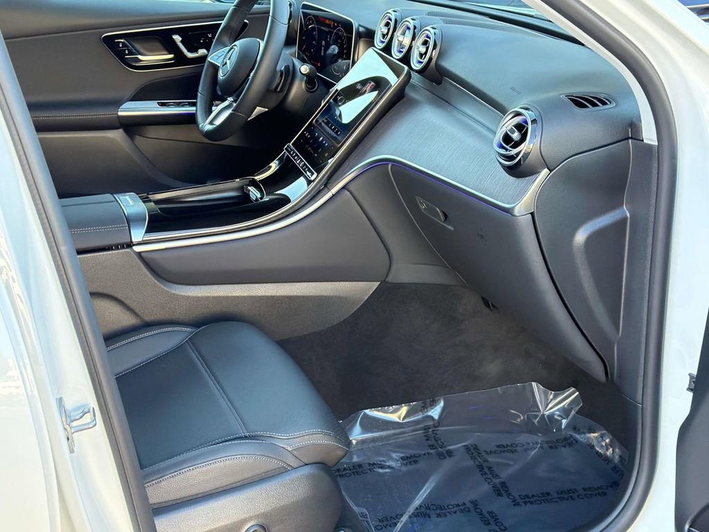 Used 2025 Mercedes-Benz GLC 350e 4MATIC image 28