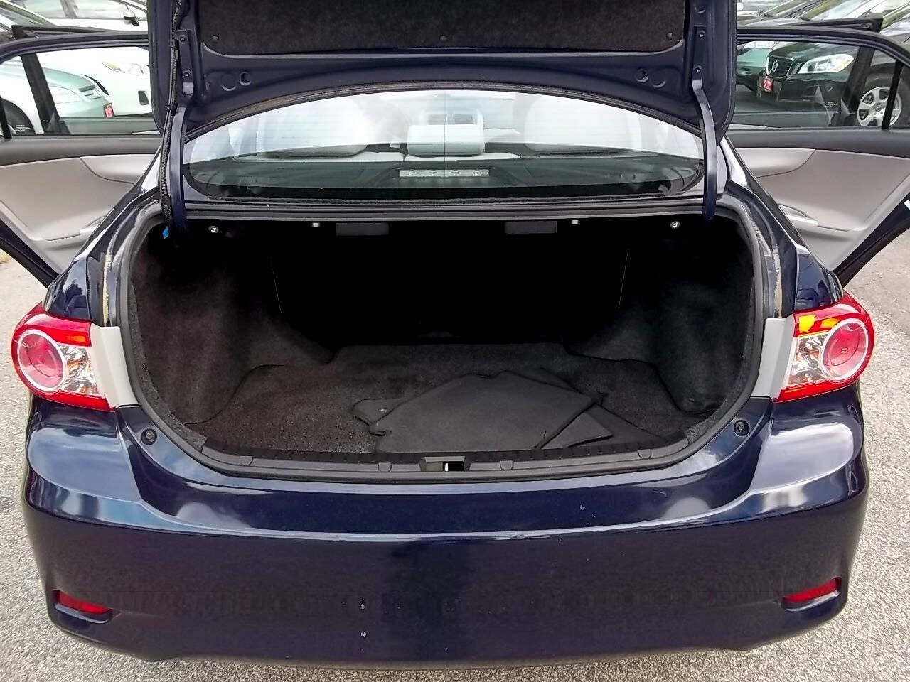 Used 2011 Toyota Corolla LE FWD image 24