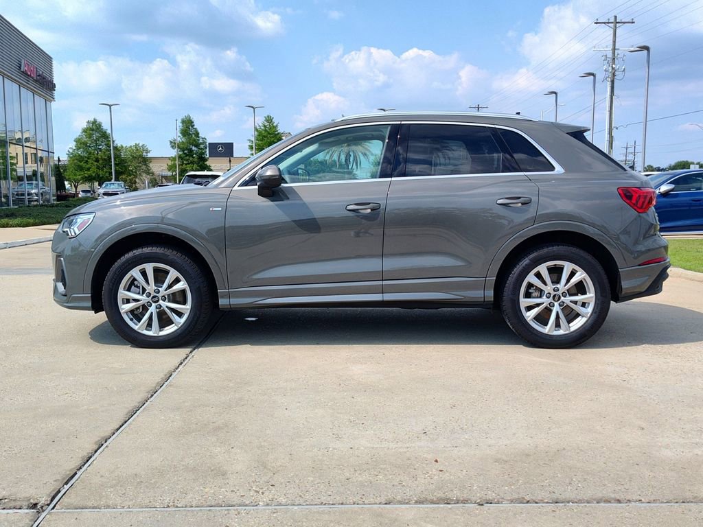 Used 2025 Audi Q3 2.0T Premium w/ Convenience Package AWD/4WD image 4