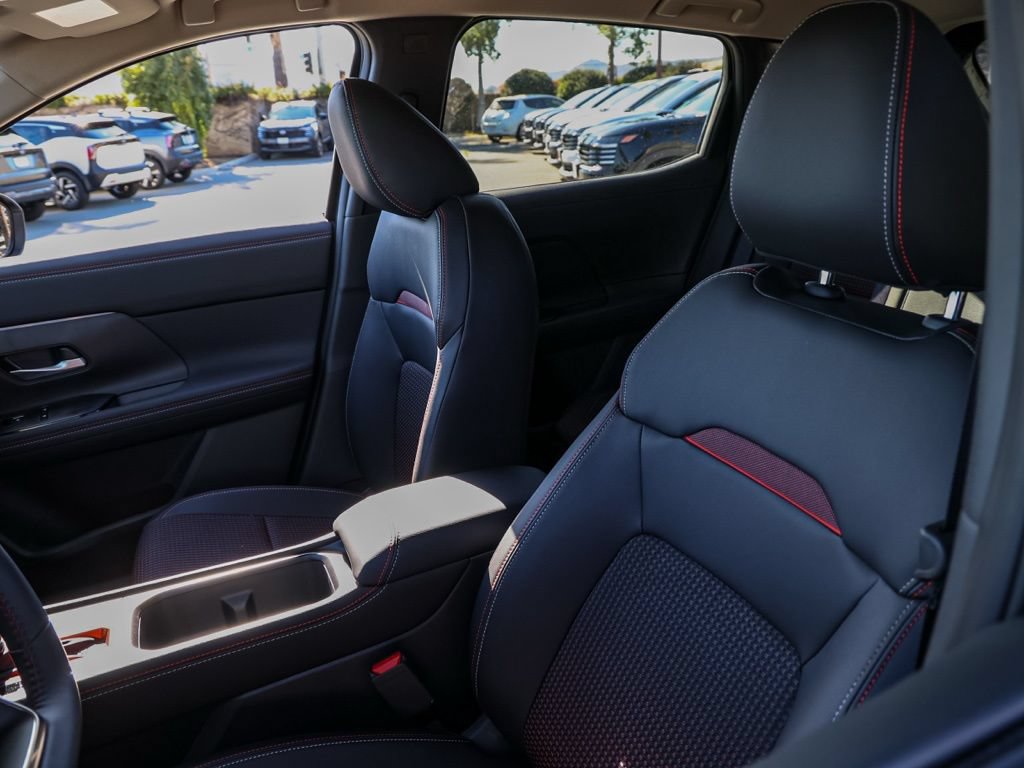 New 2026 Nissan Kicks SR FWD image 15