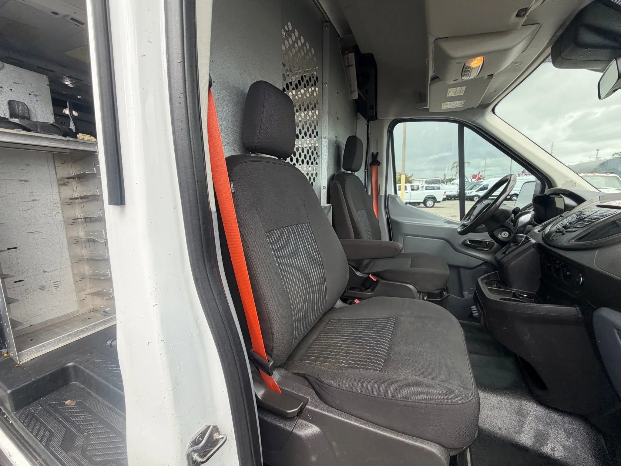 Used 2019 Ford Transit 250 XL w/ Exterior Upgrade Package image 18