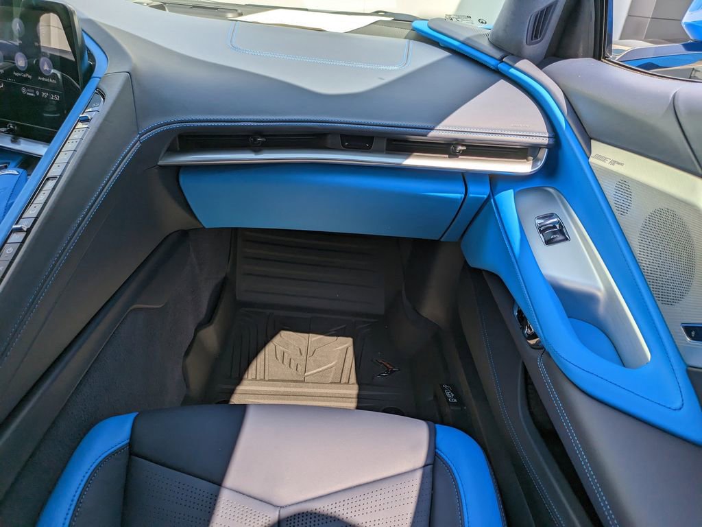 Used 2022 Chevrolet Corvette Stingray Premium Cpe w/ Z51 Performance Package image 16