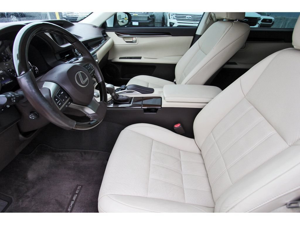 Used 2017 Lexus ES 350 w/ Luxury Package FWD image 6