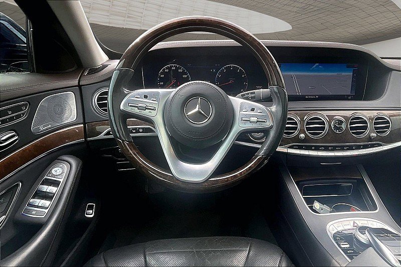 Used 2018 Mercedes-Benz S 560 4MATIC Sedan image 4