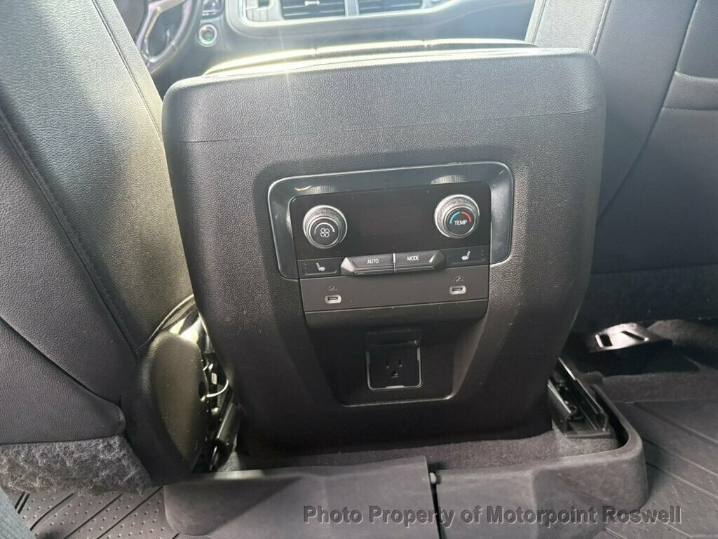 Used 2022 Chevrolet Suburban RST w/ Luxury Package RWD image 29