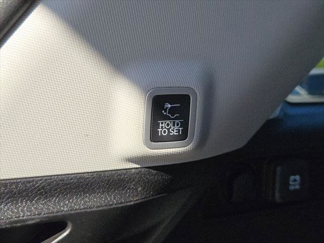 Certified 2024 Jeep Grand Cherokee Limited AWD/4WD image 17