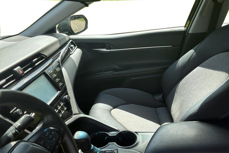 Used 2018 Toyota Camry LE FWD image 22