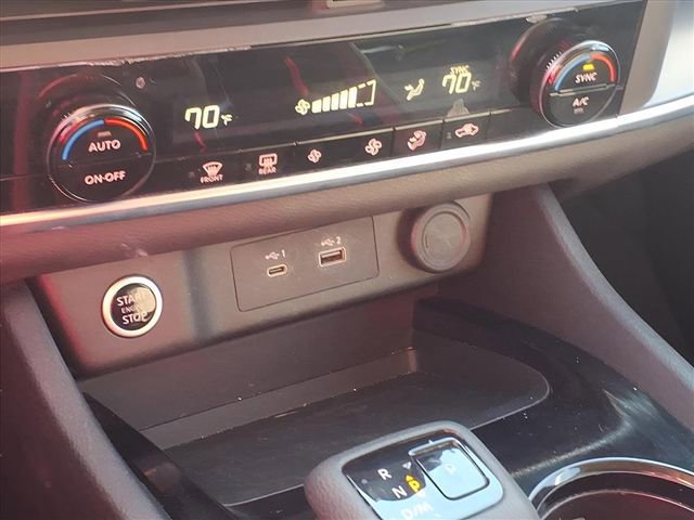 Used 2023 Nissan Rogue SV image 9