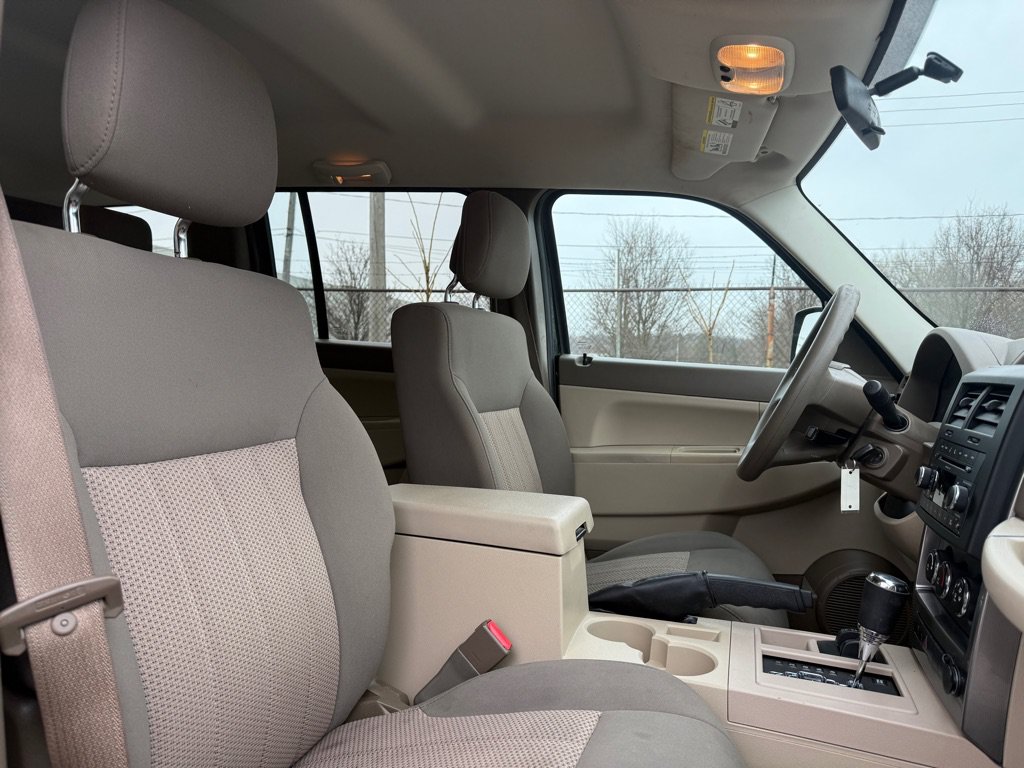 Used 2010 Jeep Liberty Sport w/ Popular Equipment Group AWD/4WD image 9