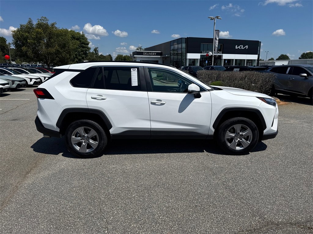 Used 2022 Toyota RAV4 XLE video 2