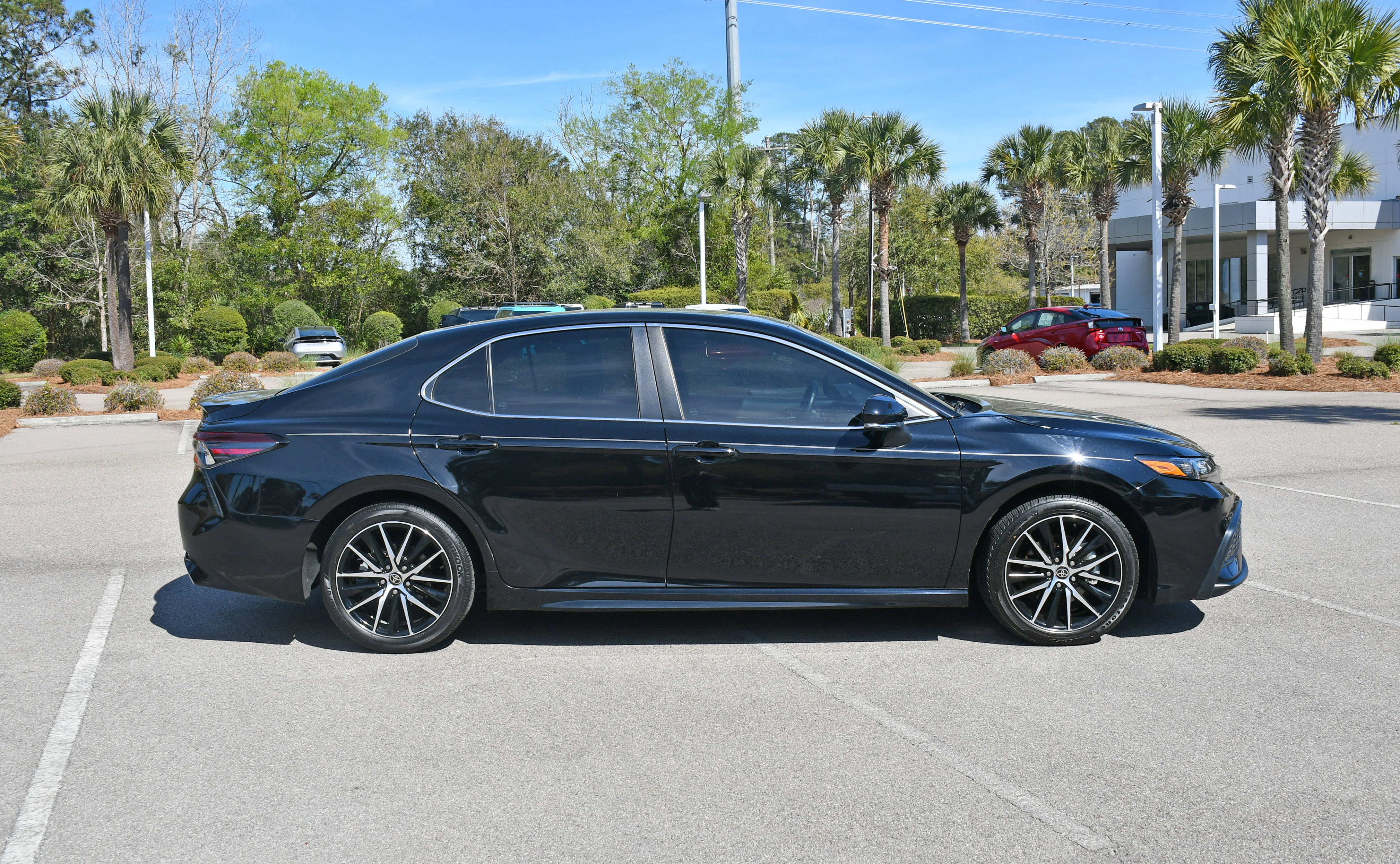 Certified 2023 Toyota Camry SE FWD image 2