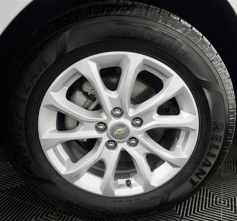 Used 2021 Chevrolet Equinox LT w/ LPO, Floor Liner Package image 3