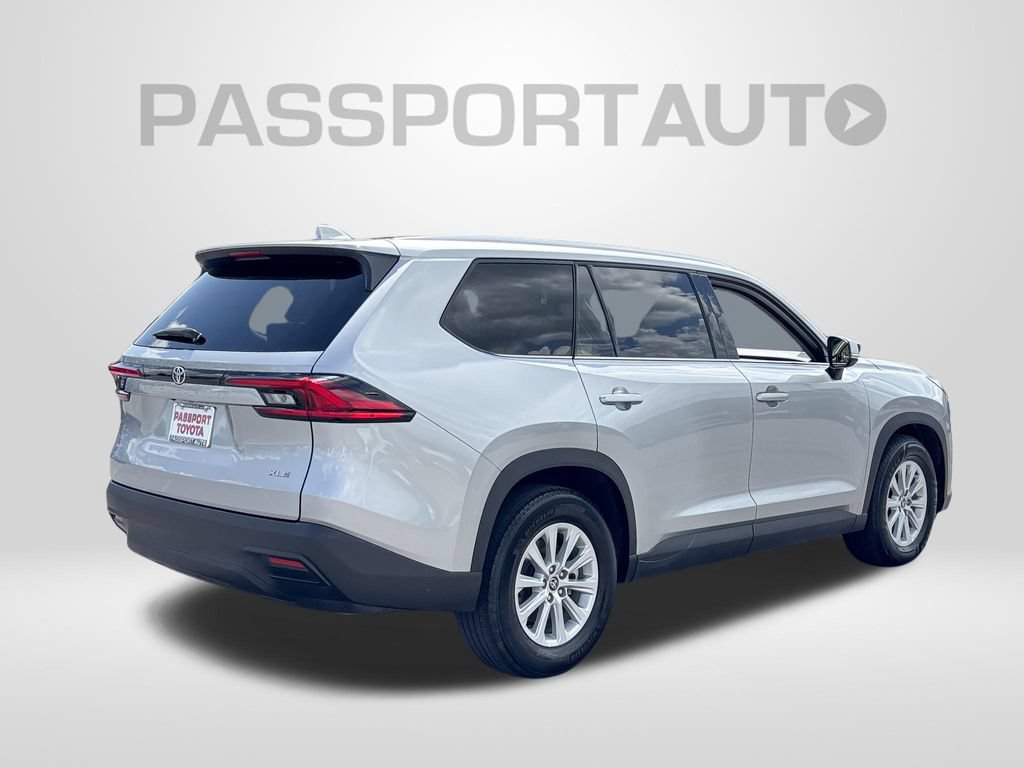 Used 2025 Toyota Grand Highlander AWD image 8