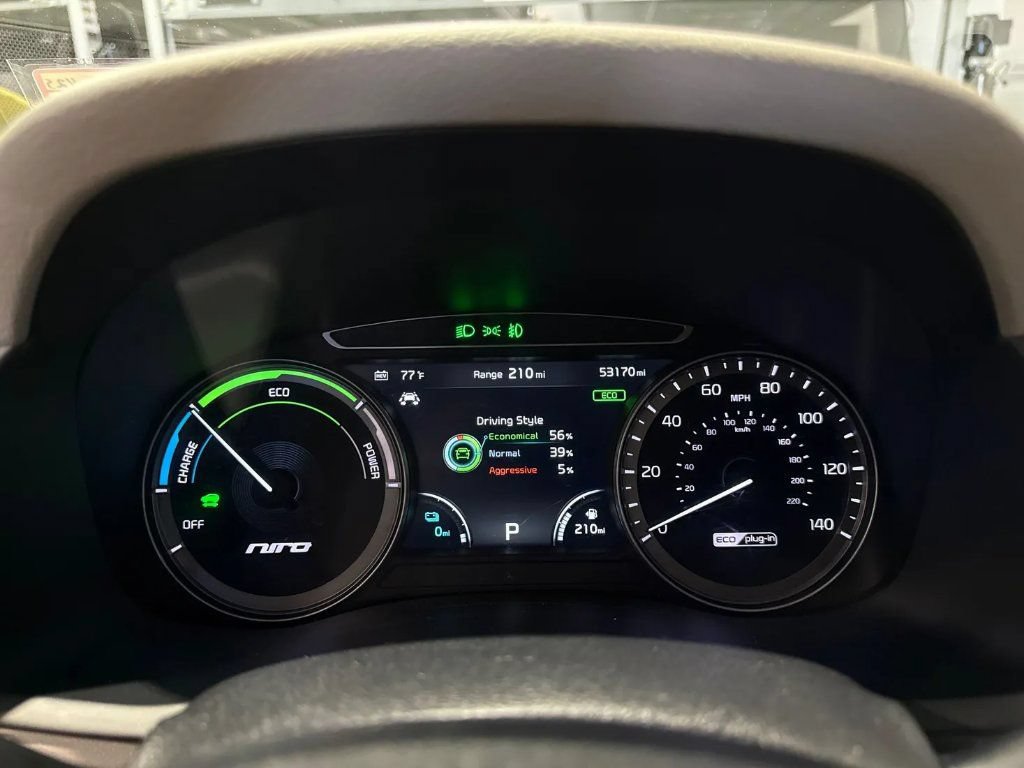 Used 2019 Kia Niro EX Premium w/ Sunroof Package FWD image 14