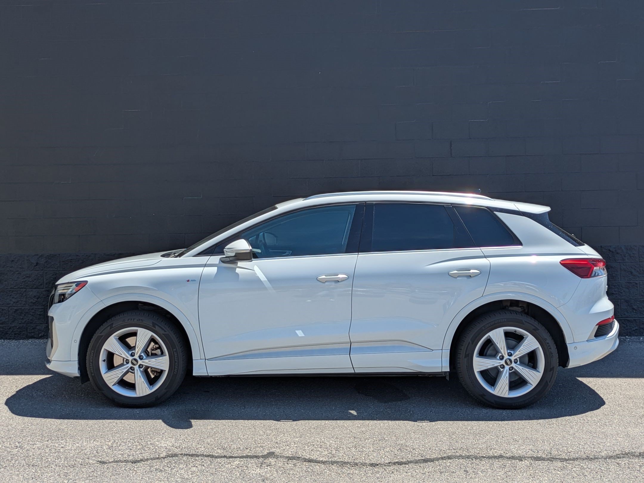 Used 2023 Audi Q4 e-tron Prestige AWD/4WD image 8